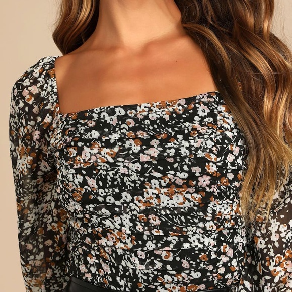 NWT Mood Setter Black Floral Print Ruched Long Sleeve Top - Picture 2 of 4